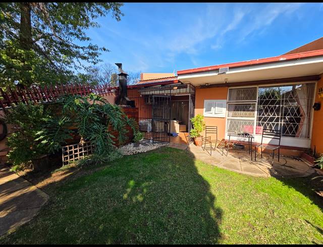 3 BEDROOM TOWNHOUSE TO LET IN VANDERBIJLPARK SW 1